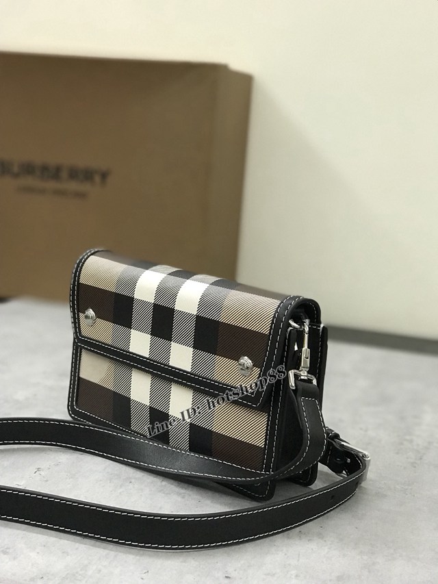 Burberry專櫃新款精巧斜背包 巴寶莉品牌Horseferry印花女士肩背包 yxb1164